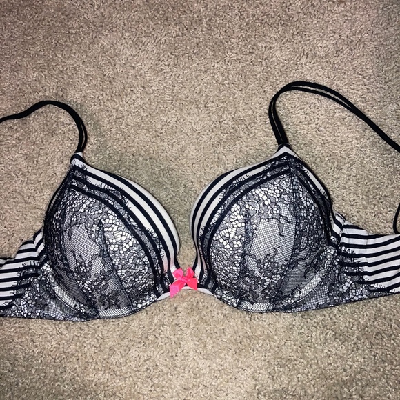 Victoria's Secret Other - Victoria secret very sexy push up bra black and white lace accents 32D